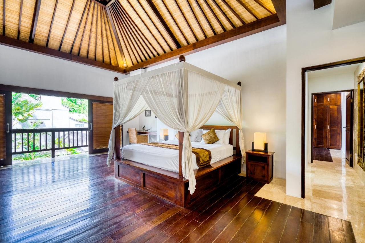 Modern Private Atala With Private Xl Pool